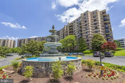 8360 Greensboro Drive #208, McLean, VA 22102 - Photo 4