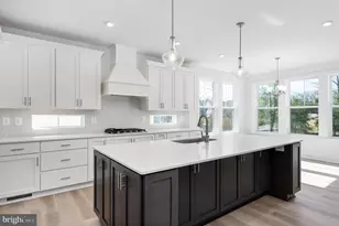 8757 Southern Oaks Pl, Lorton, VA 22079 - Photo 14