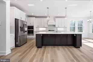 8757 Southern Oaks Pl, Lorton, VA 22079 - Photo 12