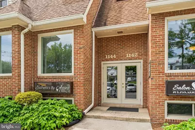 1144 Walker Road #UNIT F, Great Falls, VA 22066 - Photo 4
