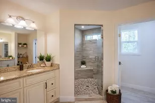 7313 Byrneley Ln, Annandale, VA 22003 - Photo 16