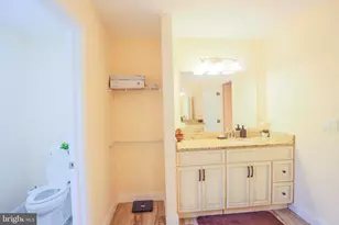 7313 Byrneley Ln, Annandale, VA 22003 - Photo 40