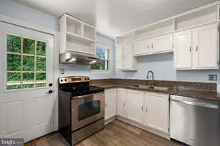 5604 Edgemont Dr, Alexandria, VA 22310 - Photo 18