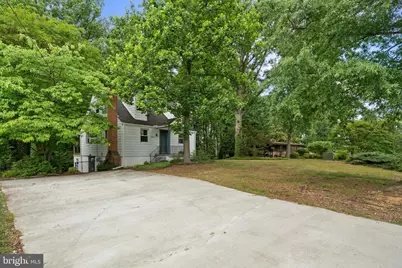 5604 Edgemont Drive, Alexandria, VA 22310 - Photo 2