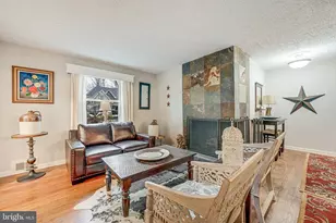 8536 Aponi Rd, Vienna, VA 22180 - Photo 4