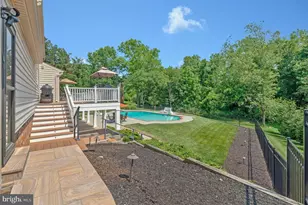 933 Holly Creek Dr, Great Falls, VA 22066 - Photo 56