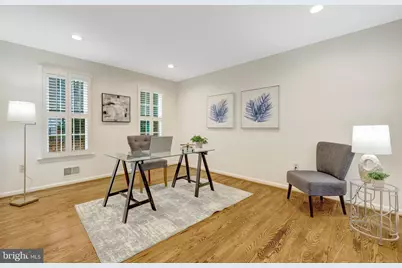 933 Holly Creek Drive, Great Falls, VA 22066 - Photo 10