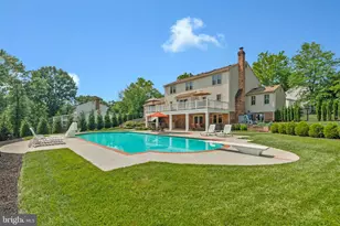 933 Holly Creek Dr, Great Falls, VA 22066 - Photo 50