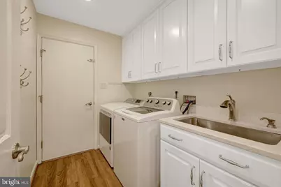 933 Holly Creek Drive, Great Falls, VA 22066 - Photo 24