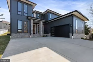 4017 Woodland Rd, Annandale, VA 22003 - Photo 2