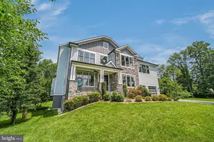 9908 Blake Ln, Oakton, VA 22124 - Photo 2