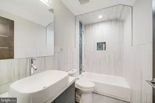 9908 Blake Ln, Oakton, VA 22124 - Photo 50