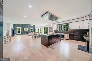 9908 Blake Ln, Oakton, VA 22124 - Photo 26