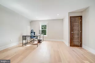 9908 Blake Ln, Oakton, VA 22124 - Photo 54