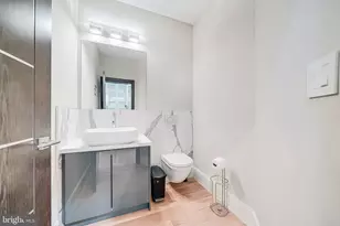 9908 Blake Ln, Oakton, VA 22124 - Photo 30