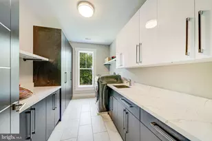 9908 Blake Ln, Oakton, VA 22124 - Photo 46