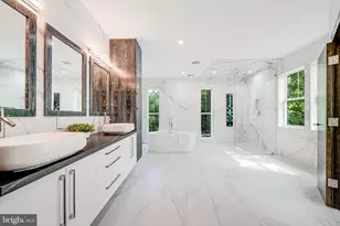 9908 Blake Ln, Oakton, VA 22124 - Photo 42