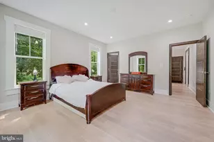 9908 Blake Ln, Oakton, VA 22124 - Photo 28