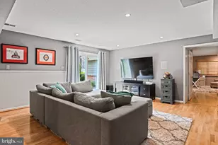 8633 Janet Ln, Vienna, VA 22180 - Photo 16