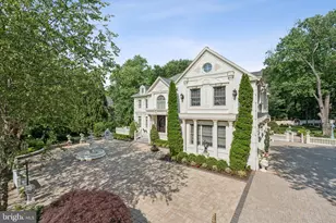 423 Seneca Rd, Great Falls, VA 22066 - Photo 2