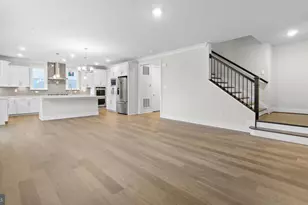 8281 Colling Manor Ct, Alexandria, VA 22308 - Photo 4