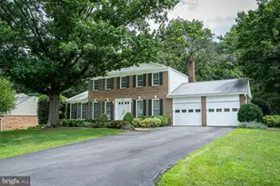 1197 Winter Hunt Rd, McLean, VA 22102 - Photo 2