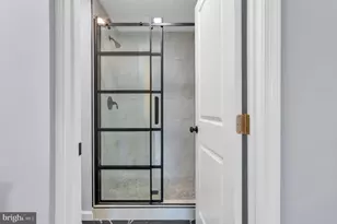 7401 Loughboro Ln, Springfield, VA 22150 - Photo 18