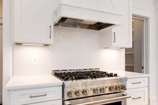 324 Tapawingo Rd SE, Vienna, VA 22180 - Photo 10