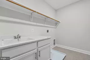 906 Frederick St SW, Vienna, VA 22180 - Photo 52