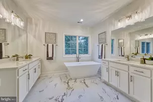 906 Frederick St SW, Vienna, VA 22180 - Photo 8