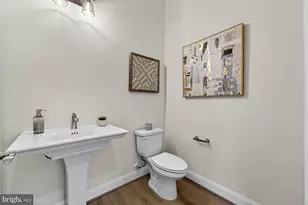 906 Frederick St SW, Vienna, VA 22180 - Photo 8