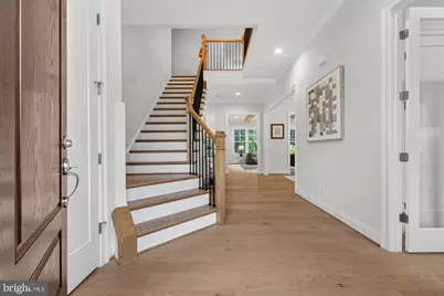 505 Hillcrest Drive SW, Vienna, VA 22180 - Photo 6