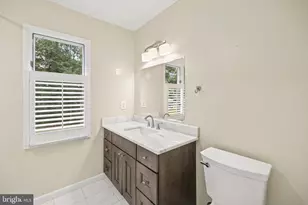 11608 Helmont Dr, Oakton, VA 22124 - Photo 36