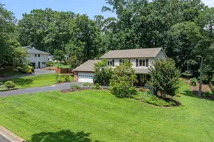 11608 Helmont Dr, Oakton, VA 22124 - Photo 62