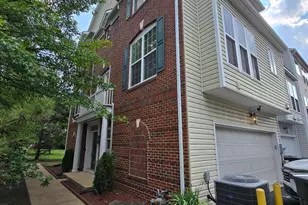 5019 Village Fountain Pl, Centreville, VA 20120 - Photo 4