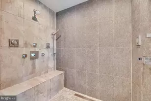 9604 Pembroke Pl, Vienna, VA 22182 - Photo 34