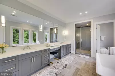 9604 Pembroke Place, Vienna, VA 22182 - Photo 32