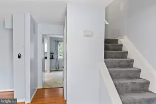 1407 Skyhaven Ct, Herndon, VA 20170 - Photo 2