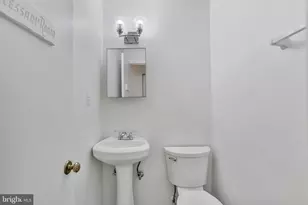 719 Palmer Dr, Herndon, VA 20170 - Photo 12