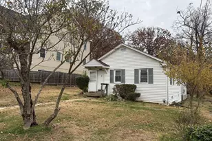 5715 Magnolia Ln, Falls Church, VA 22041 - Photo 2