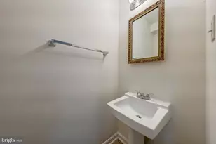 14369 Saguaro Pl, Centreville, VA 20121 - Photo 4