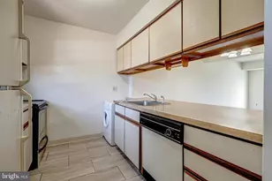 14369 Saguaro Pl, Centreville, VA 20121 - Photo 8