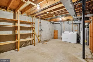 7937 Bethelen Woods Ln, Springfield, VA 22153 - Photo 18