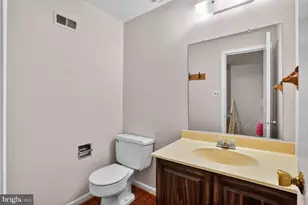 7937 Bethelen Woods Ln, Springfield, VA 22153 - Photo 12