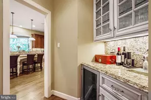 9864 Walker Glen Ct, Great Falls, VA 22066 - Photo 32