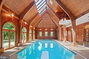 2401 Oakmont Ct, Oakton, VA 22124 - Photo 2