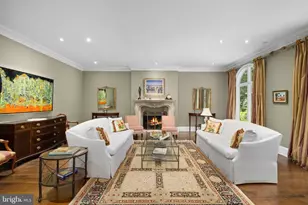 1111 Crest Ln, McLean, VA 22101 - Photo 8