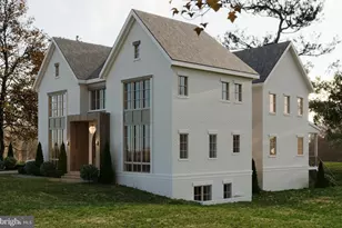 350 Ayr Hill Ave NE, Vienna, VA 22180 - Photo 4