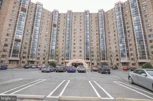 5902 Mt Eagle Dr, Alexandria, VA 22303 - Photo 32