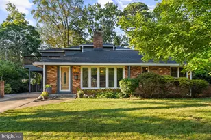 2005 Clark Pl, Alexandria, VA 22308 - Photo 2